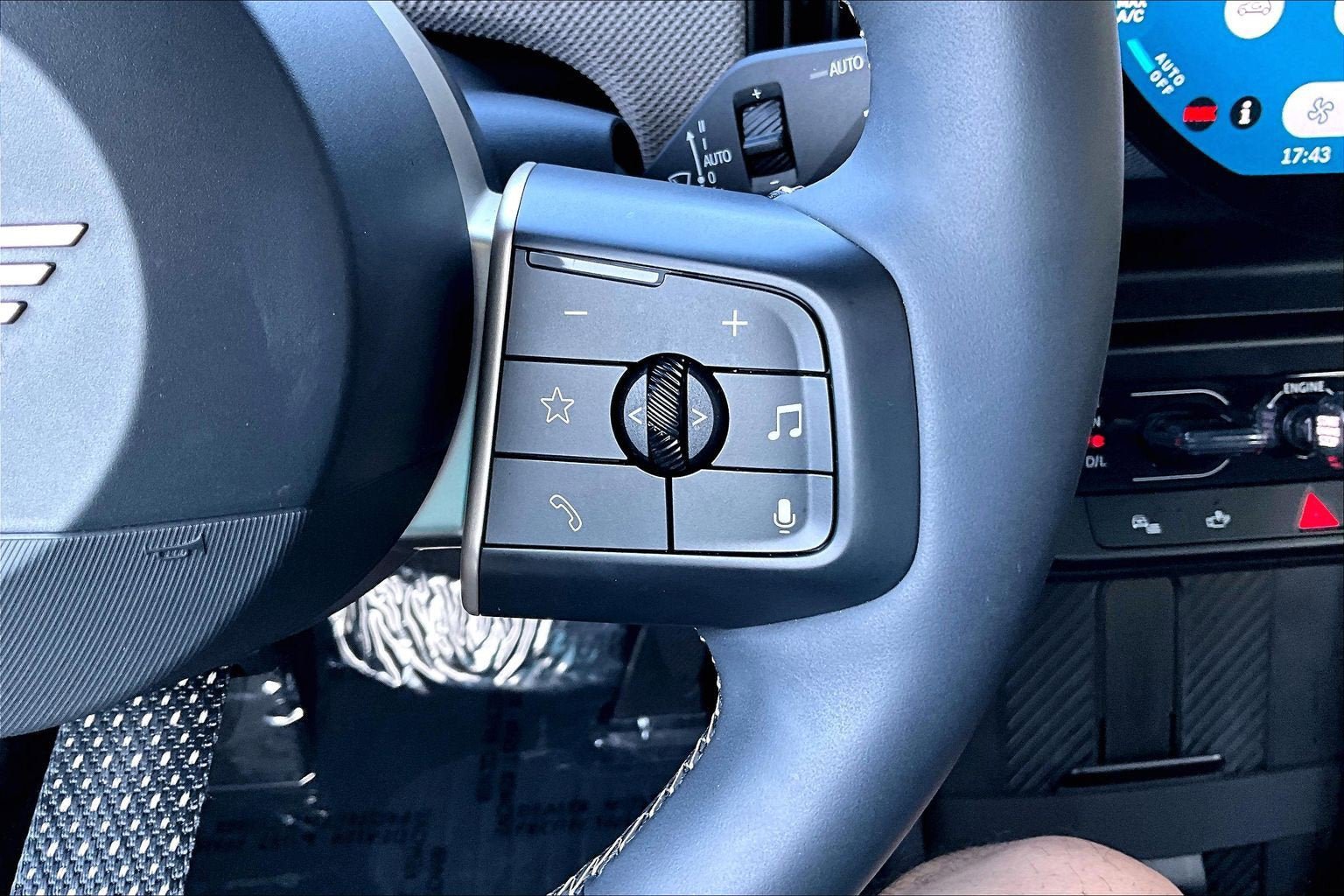 Used 2025 MINI Cooper S FWD image 18