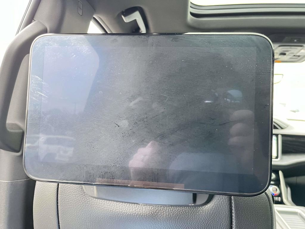 Used 2021 GMC Yukon Denali w/ Denali Premium Package image 33