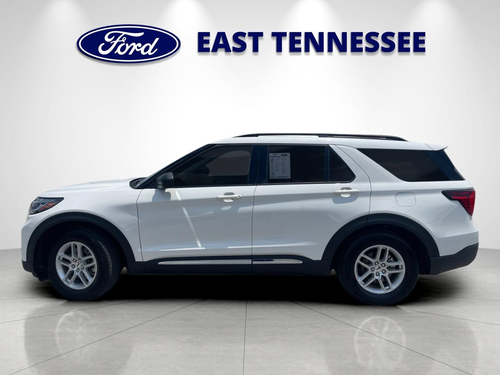 Used 2025 Ford Explorer Active w/ Active Comfort Package RWD image 6