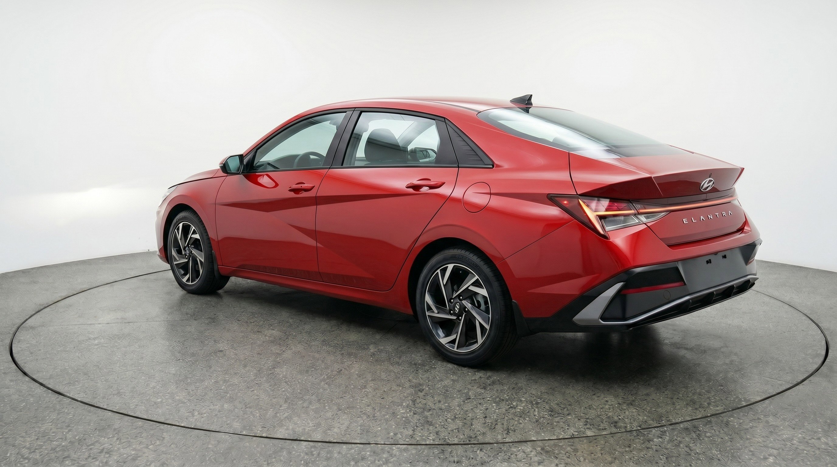 Used 2025 Hyundai Elantra SEL FWD image 6