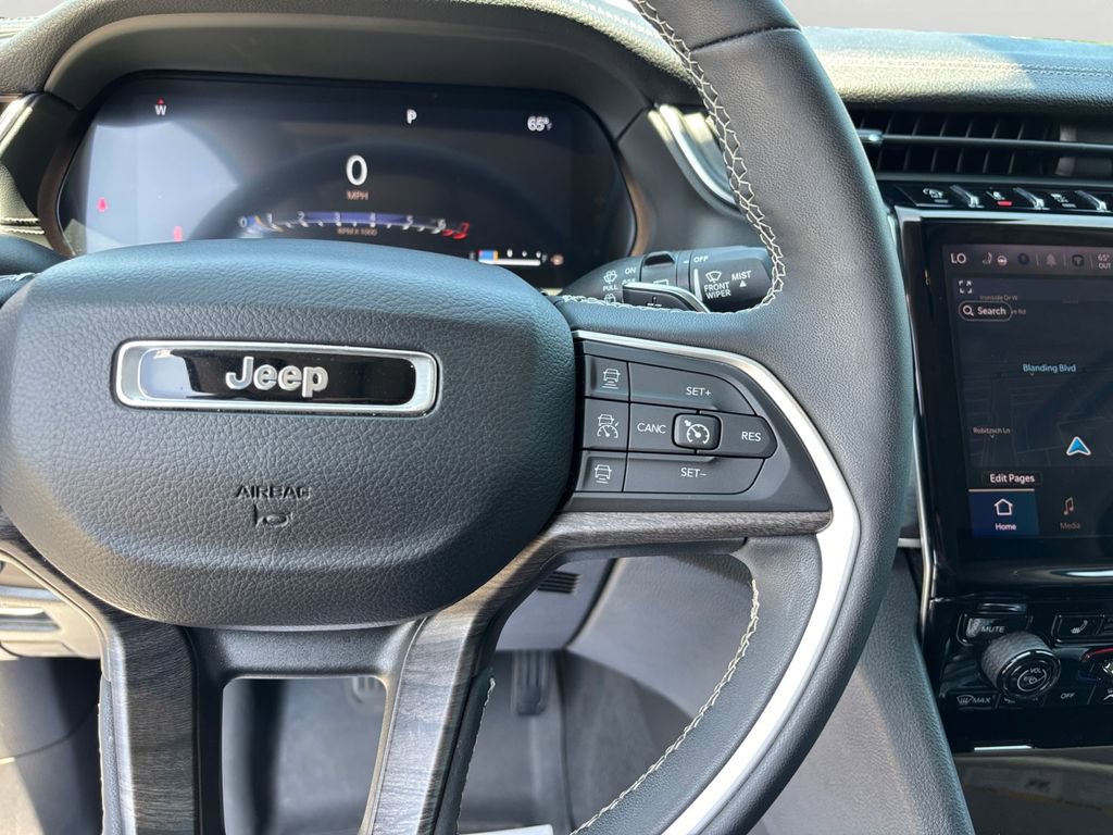 Used 2023 Jeep Grand Cherokee L Limited AWD/4WD image 20