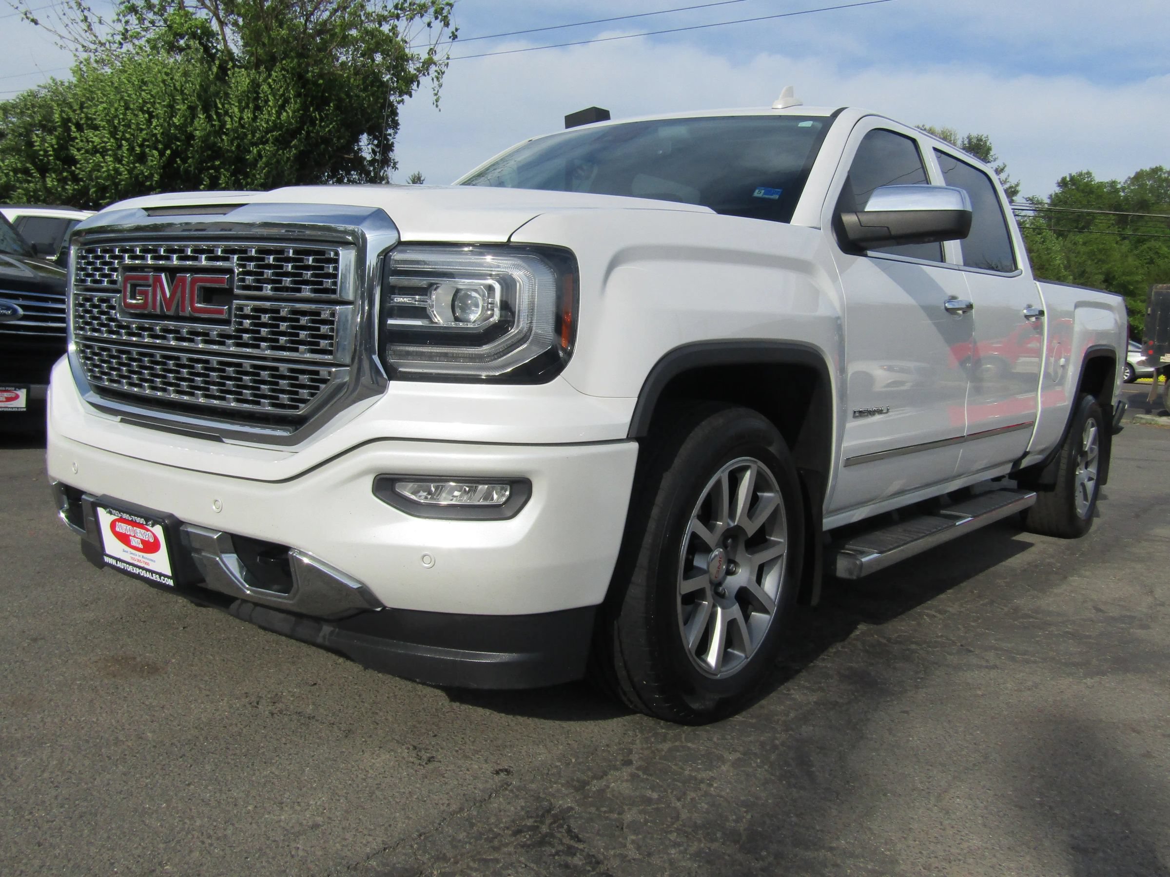Used 2017 GMC Sierra 1500 Denali AWD/4WD image 3