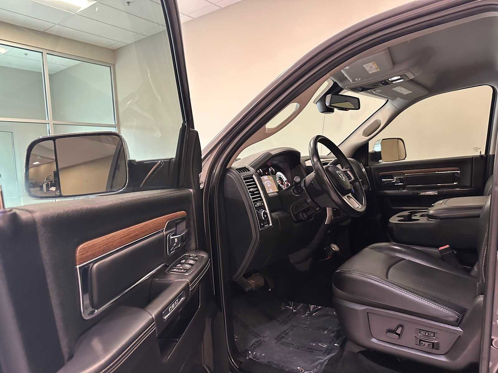 Used 2017 RAM 2500 Laramie image 24