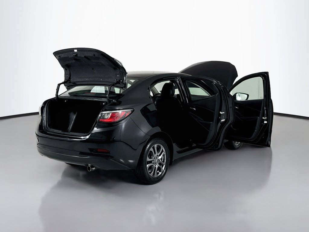 Used 2019 Toyota Yaris XLE FWD image 20
