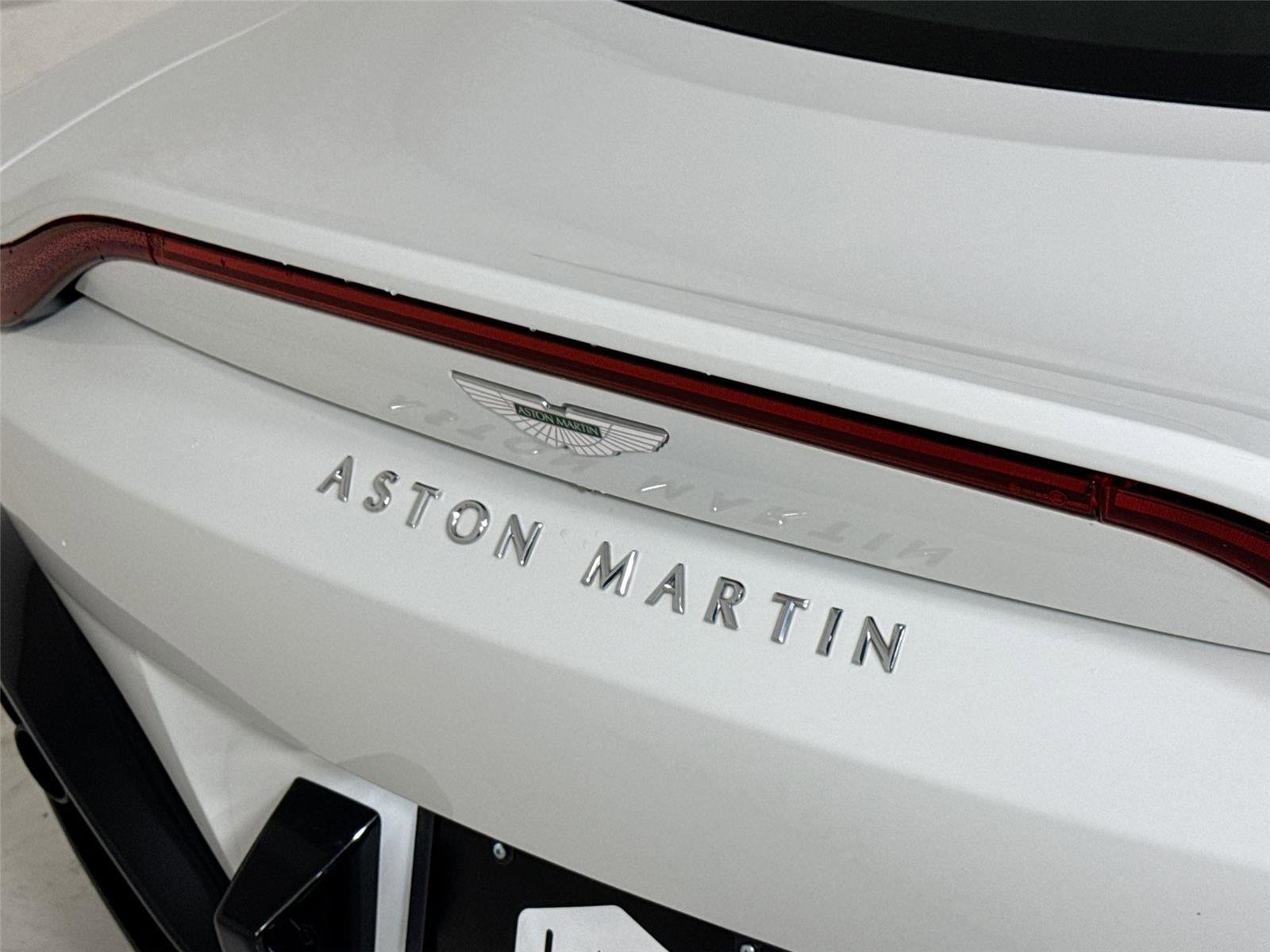 Used 2022 Aston Martin V8 Vantage Coupe RWD image 34