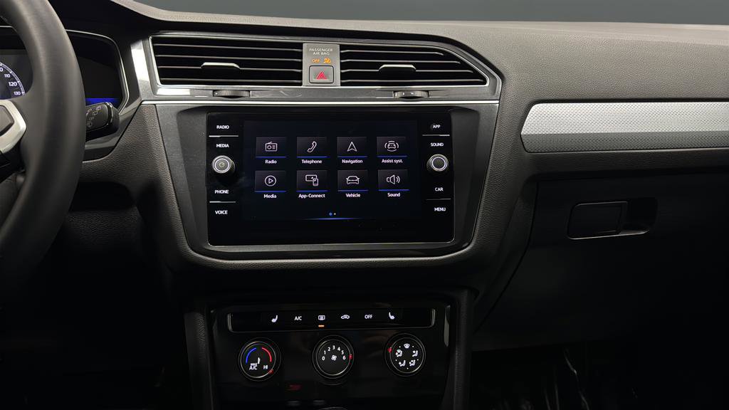 Used 2024 Volkswagen Tiguan S image 26