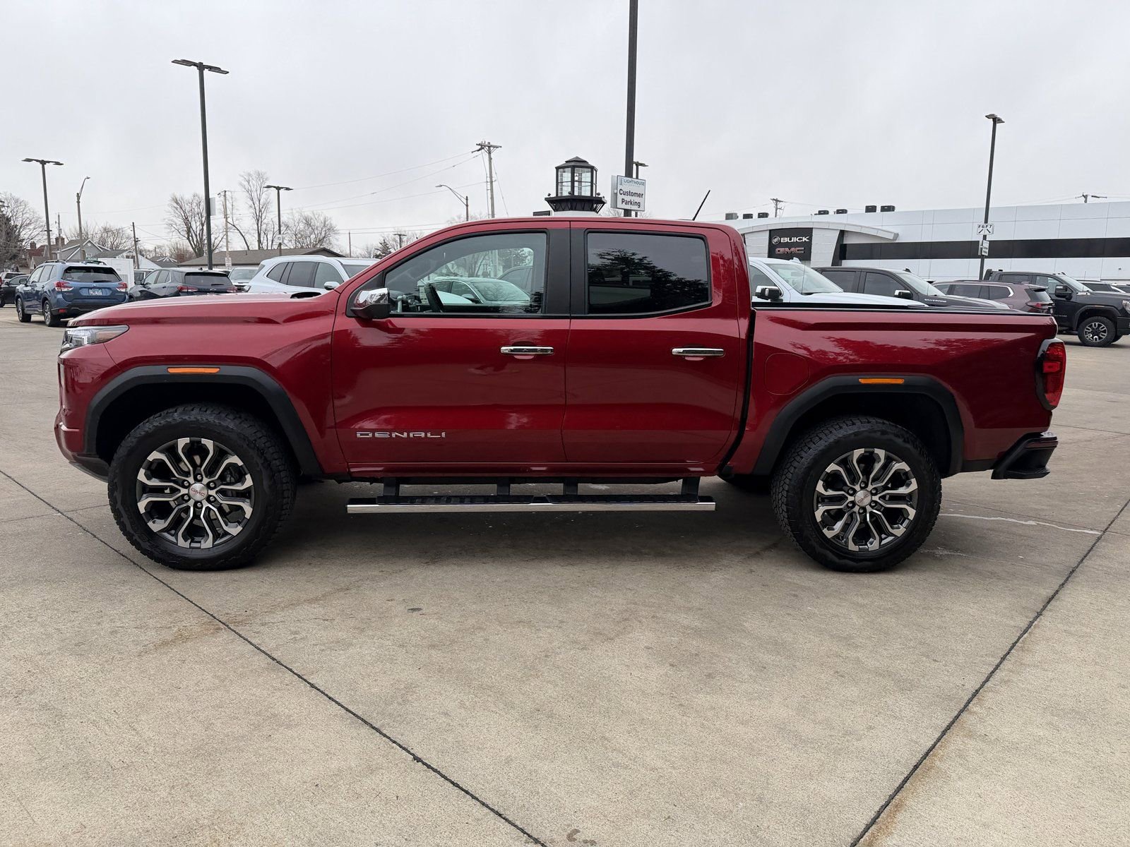 Used 2025 GMC Canyon Denali image 8