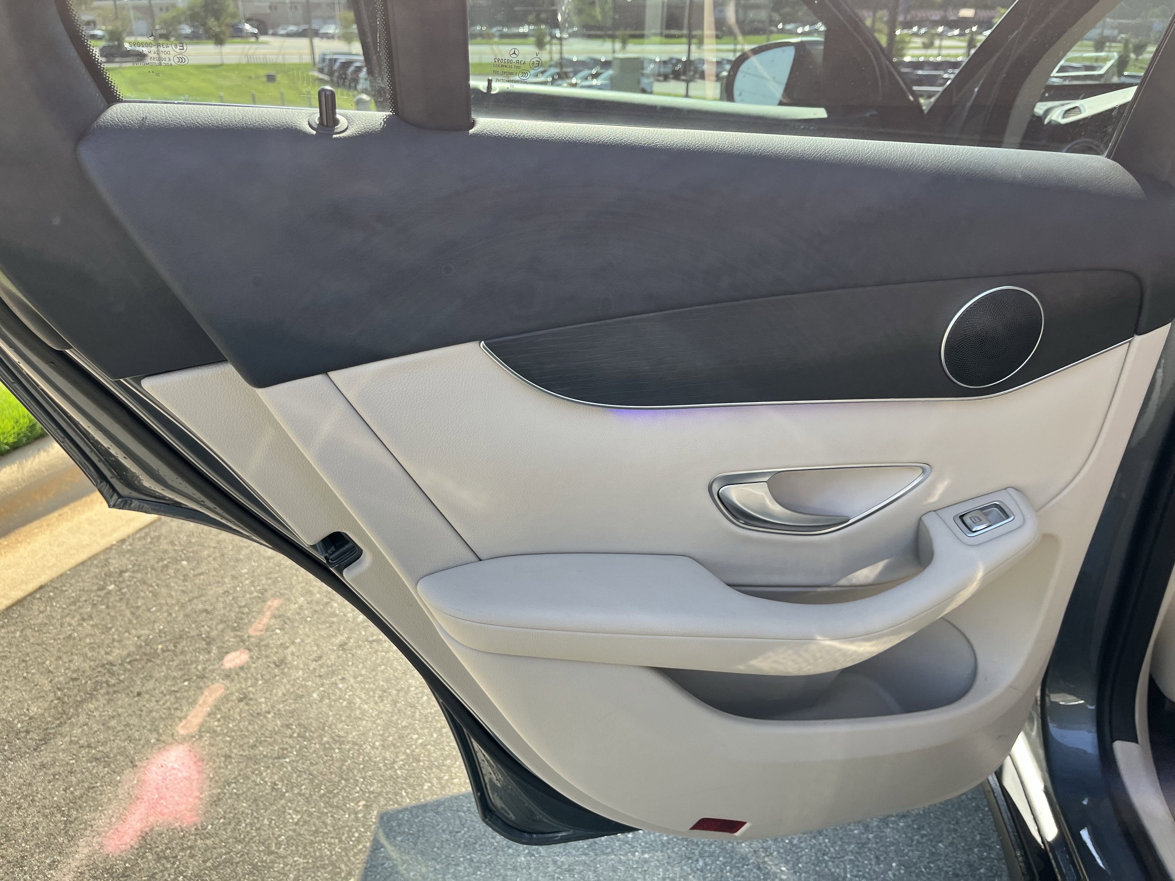 Used 2021 Mercedes-Benz GLC 300 4MATIC image 28