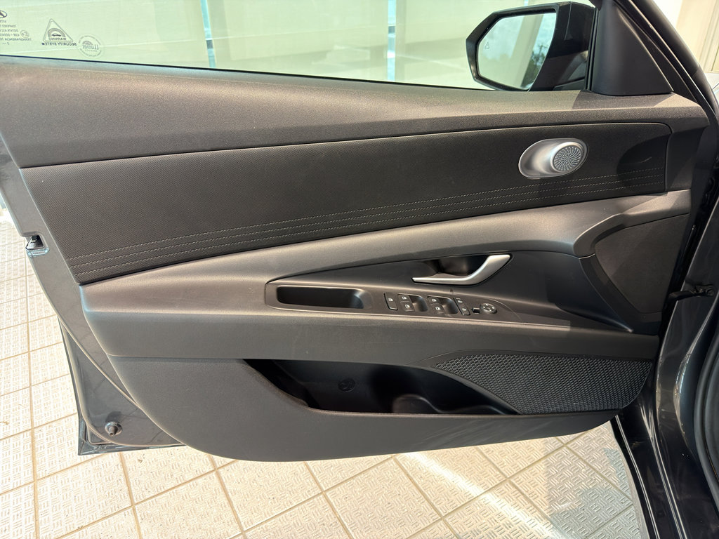 Used 2023 Hyundai Elantra SEL FWD image 14