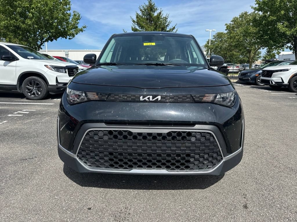 Used 2023 Kia Soul S FWD image 2