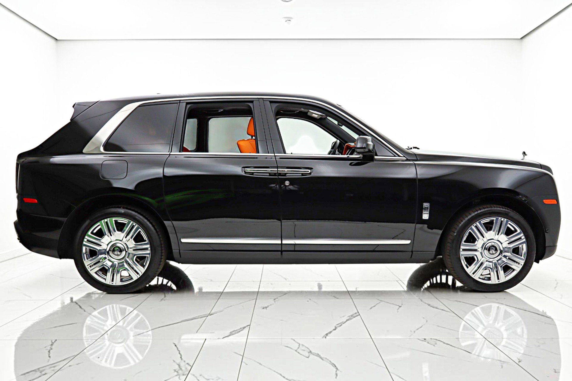 Used 2022 Rolls-Royce Cullinan AWD/4WD image 21