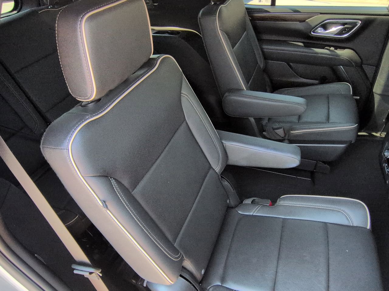 Used 2023 Chevrolet Tahoe Premier AWD/4WD image 28