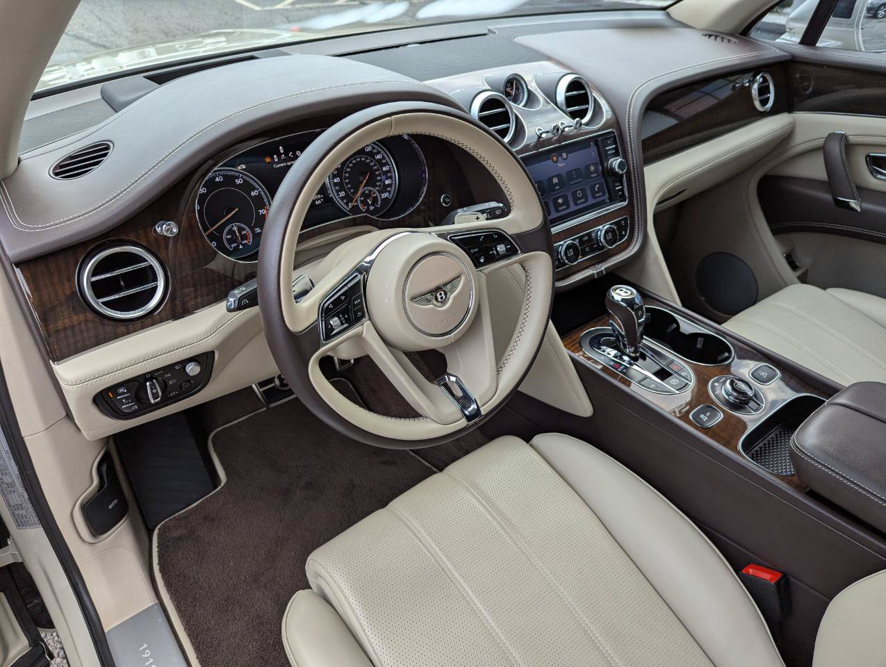 Used 2020 Bentley Bentayga AWD/4WD image 14