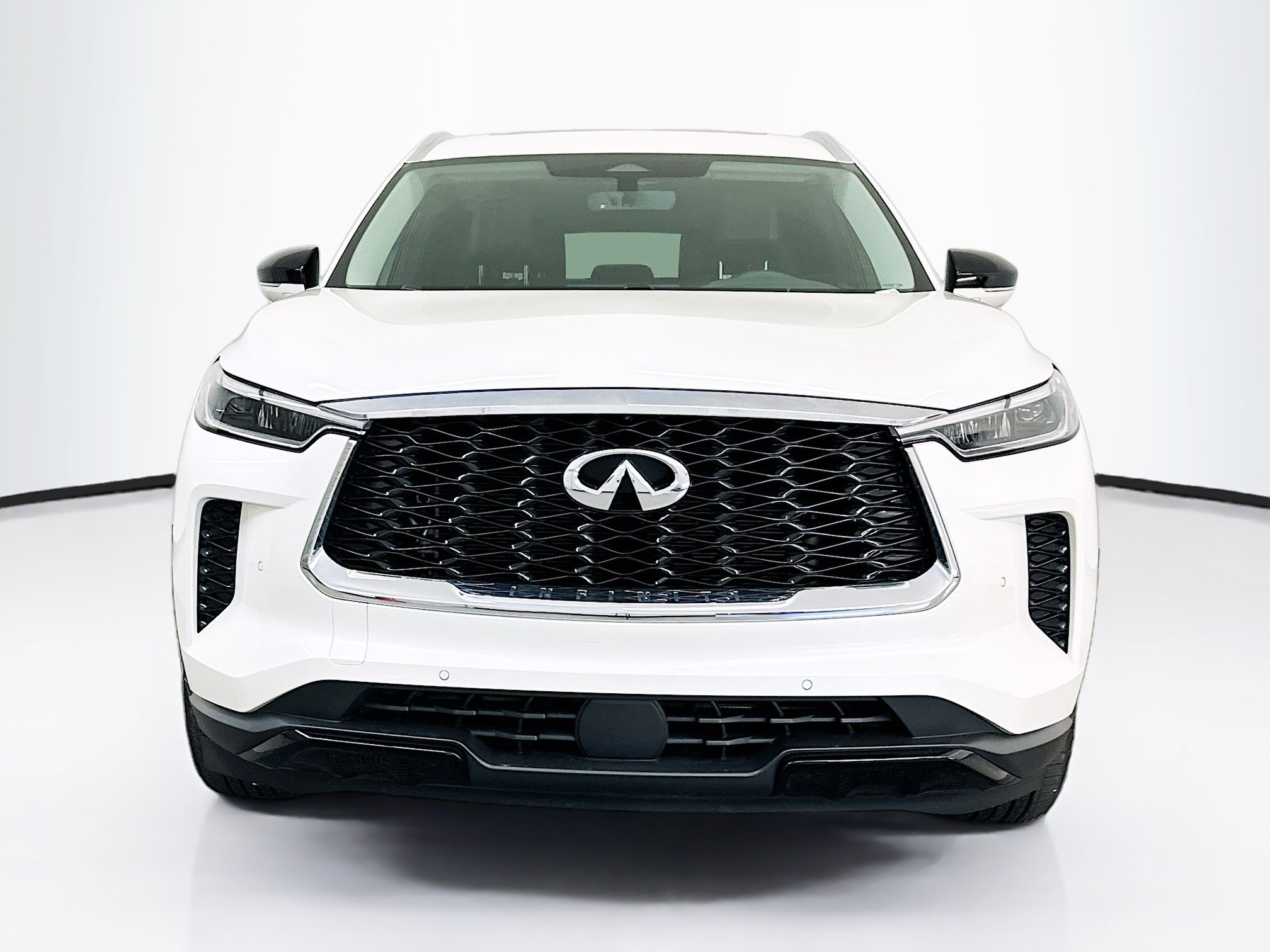 Used 2023 INFINITI QX60 Luxe AWD/4WD image 2