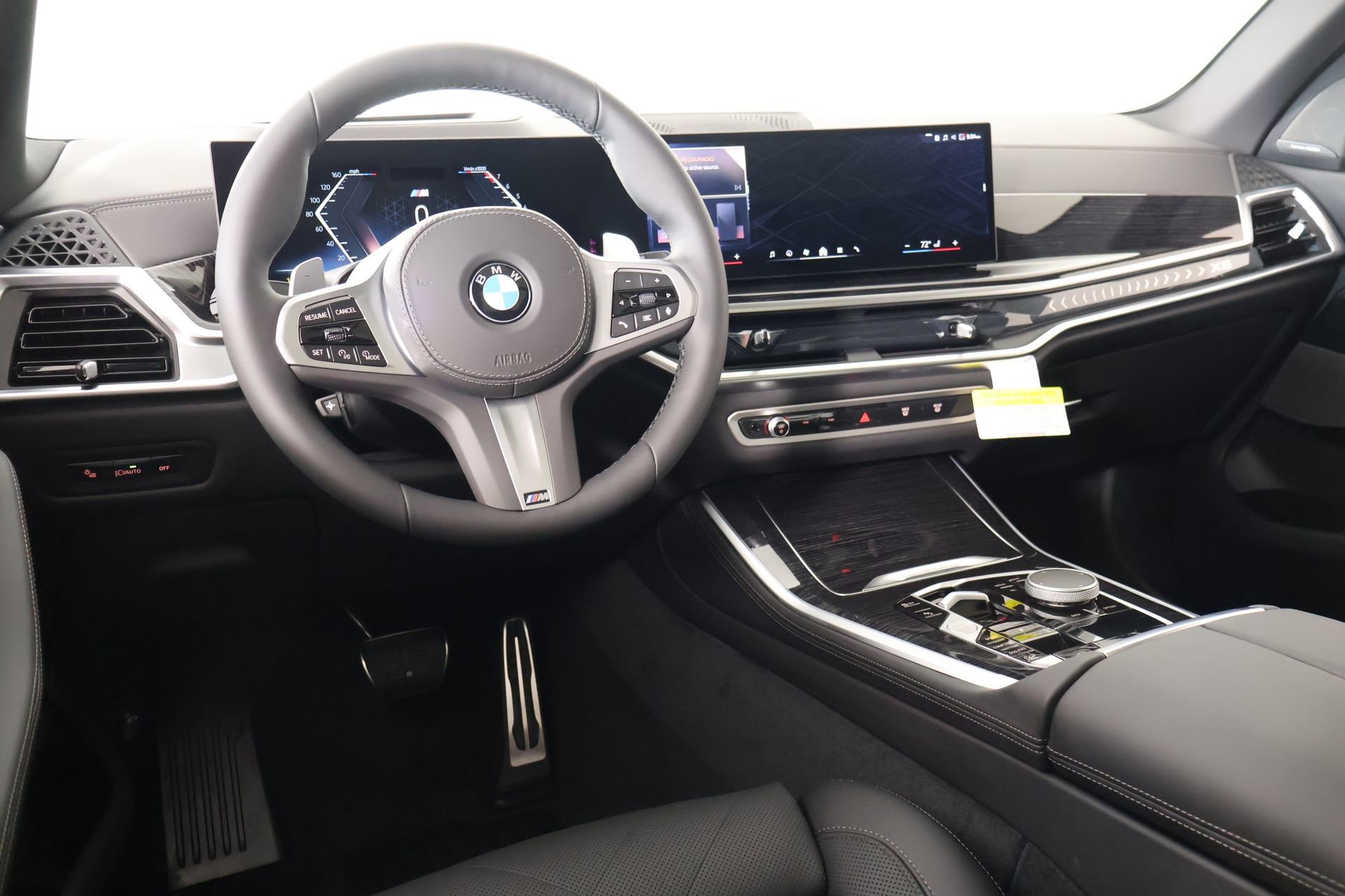 New 2026 BMW X5 xDrive40i w/ M Sport Package AWD/4WD image 2