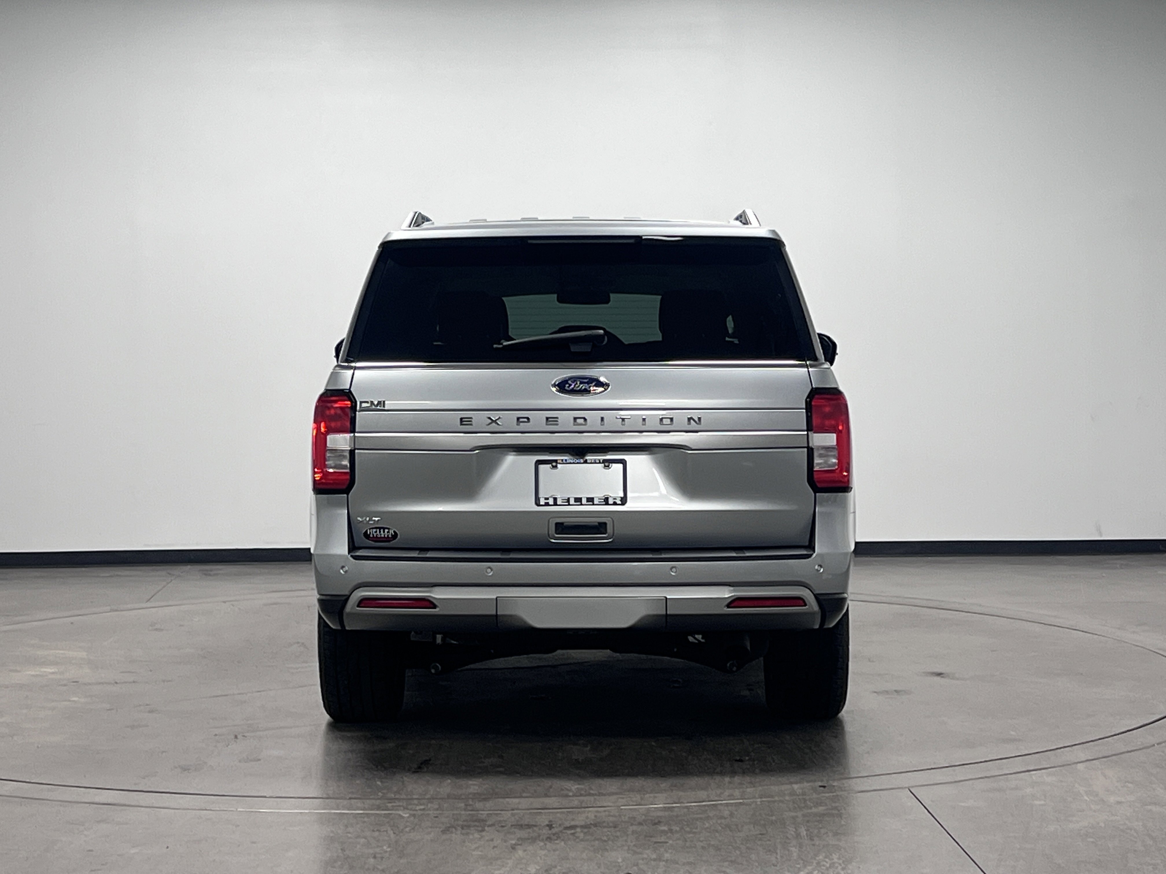 Used 2024 Ford Expedition XLT image 7