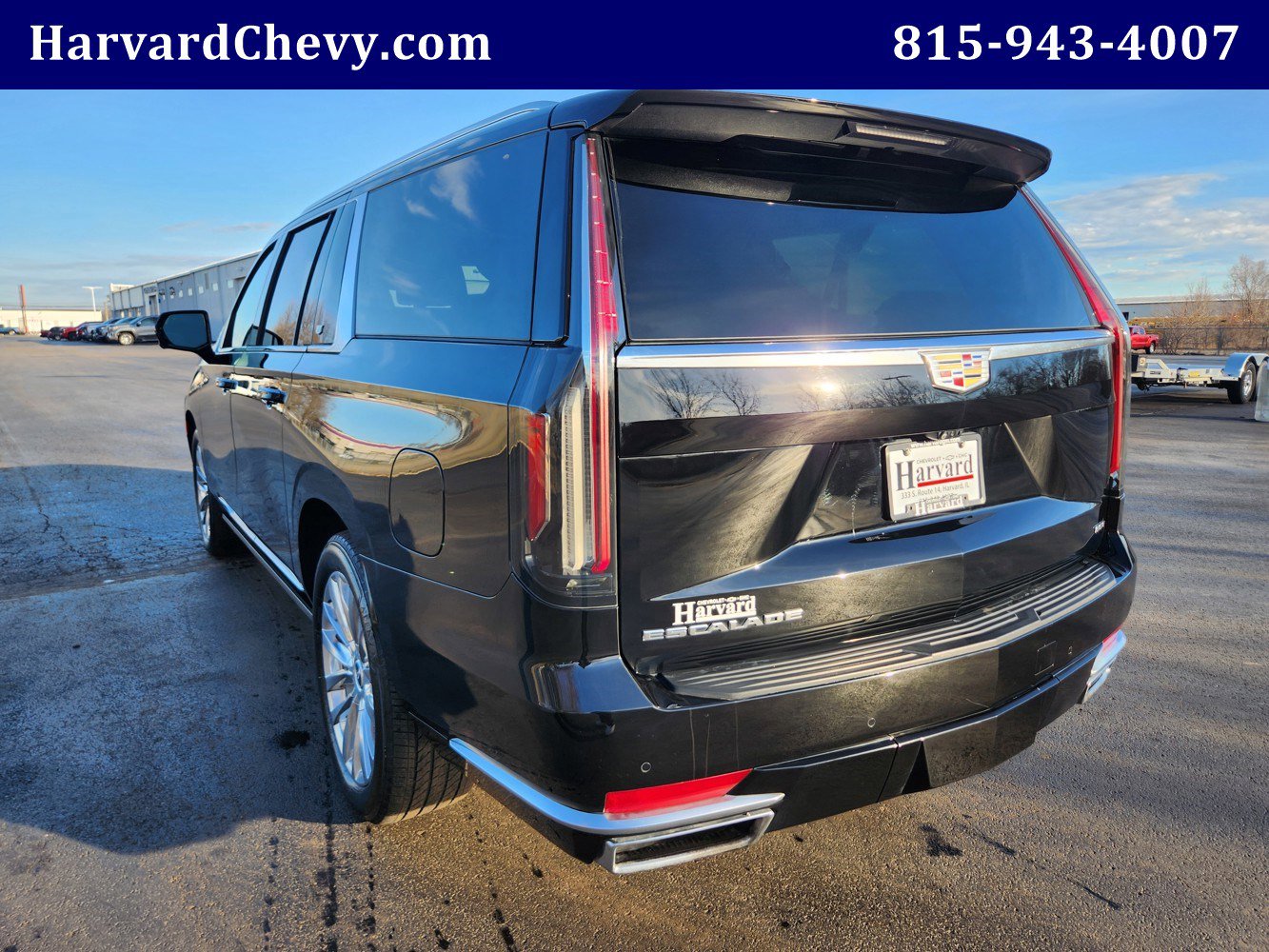 Used 2024 Cadillac Escalade ESV Premium Luxury w/ Performance Package image 6