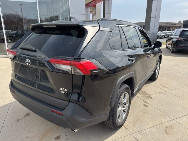 Used 2024 Toyota RAV4 XLE AWD/4WD image 7