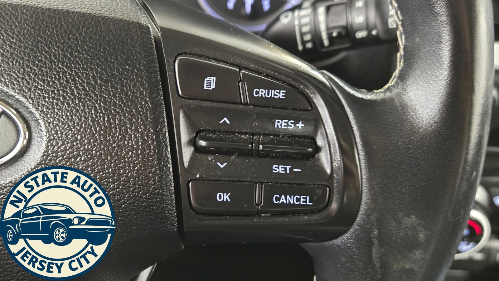 Used 2022 Hyundai Venue Limited FWD image 13