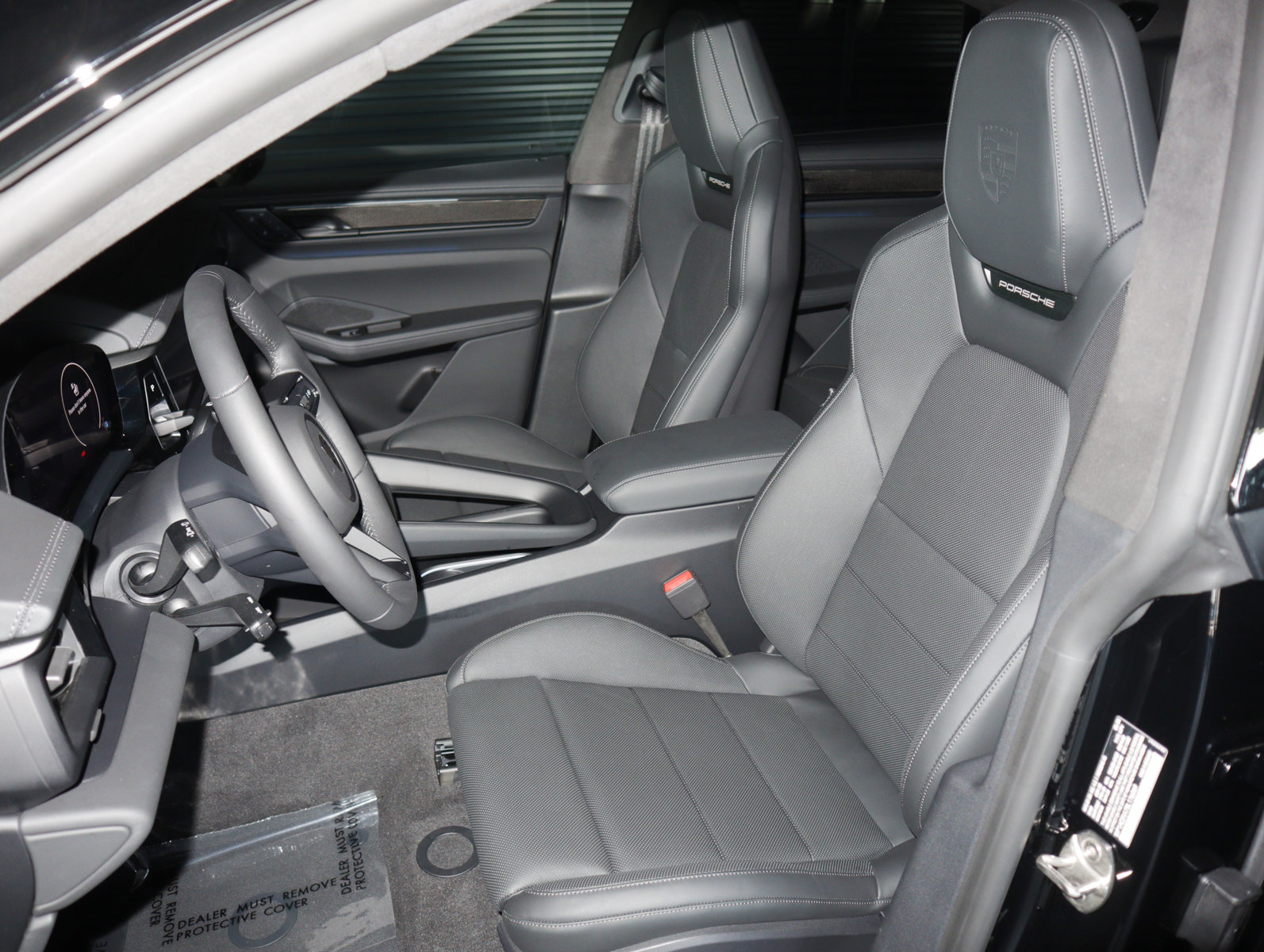 Used 2025 Porsche Macan Turbo Electric image 5