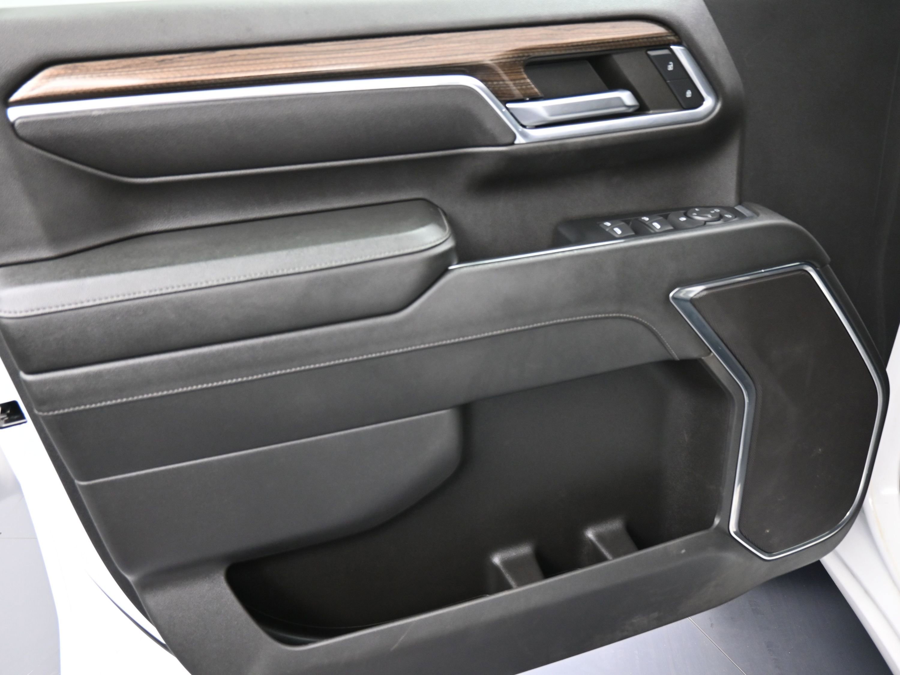 Used 2024 Chevrolet Silverado 2500 LT image 13