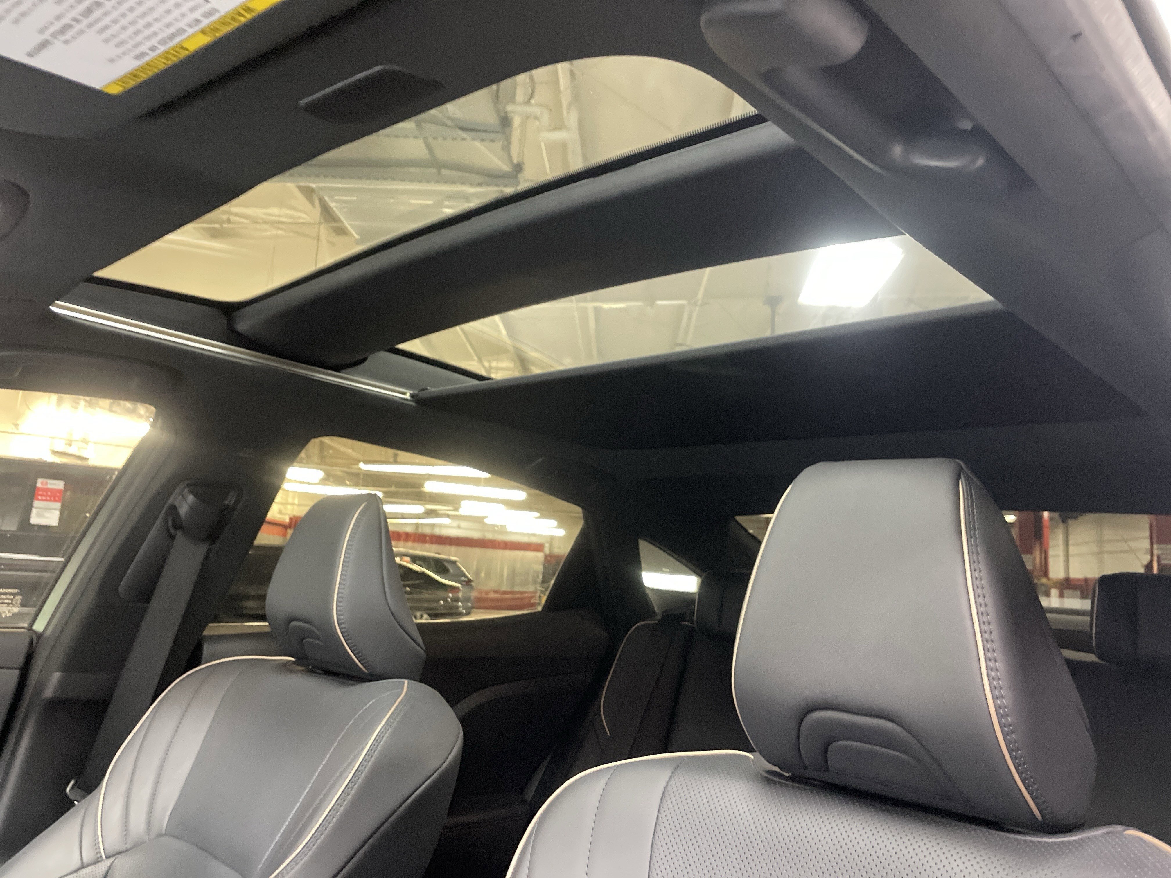 Used 2023 Toyota Crown Limited image 28