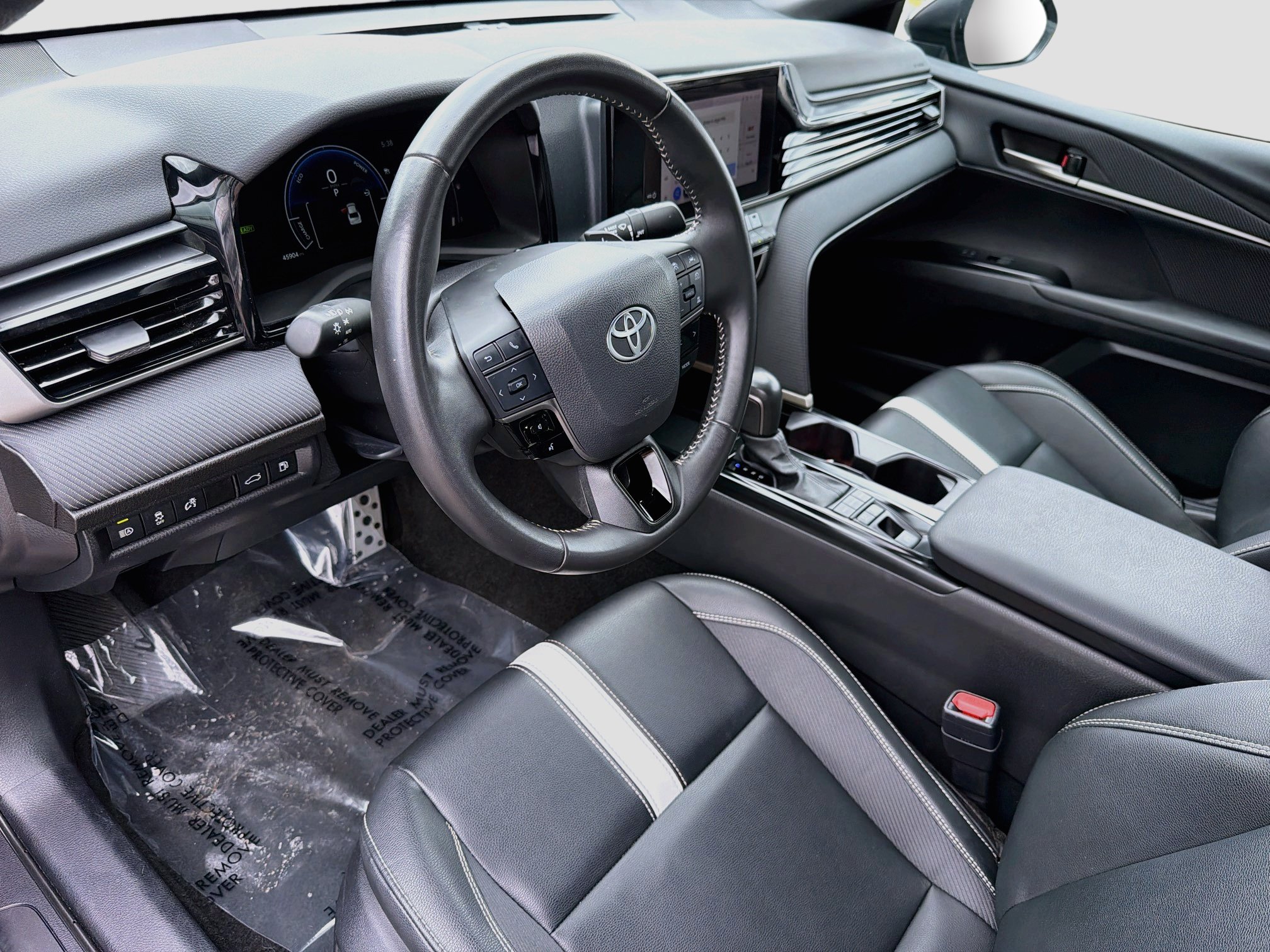 Used 2025 Toyota Camry SE FWD image 25