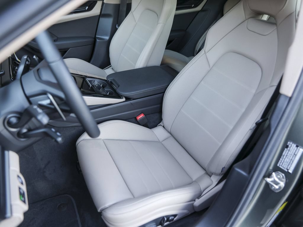 New 2026 Porsche Panamera 4 AWD/4WD image 5