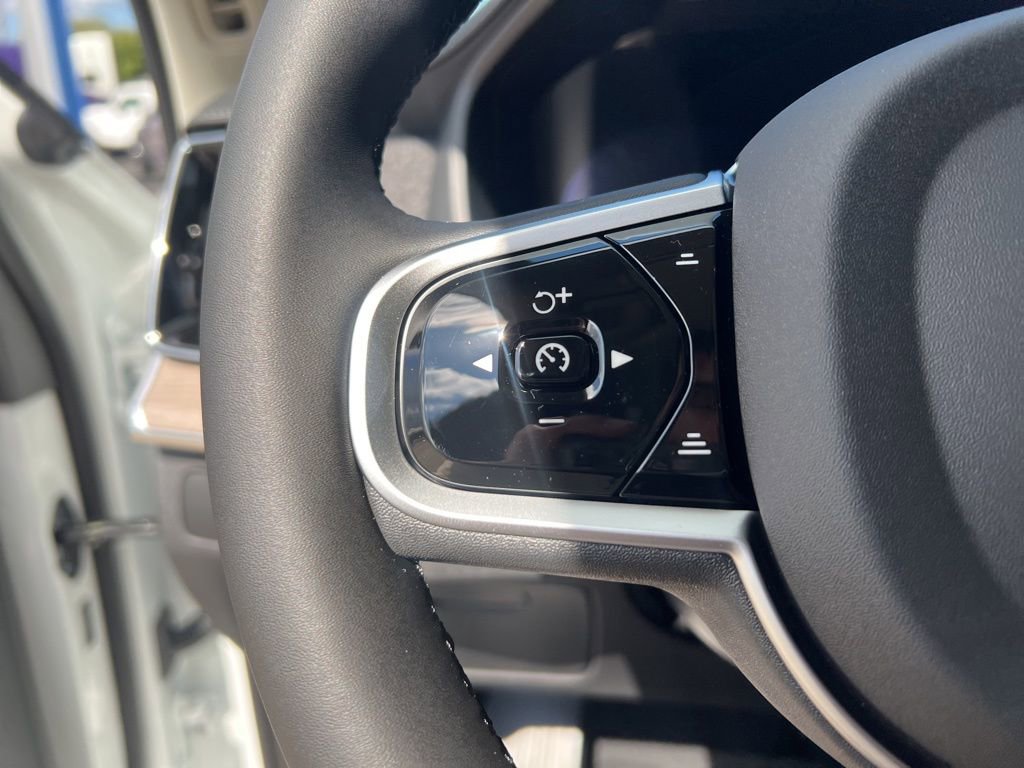New 2026 Volvo XC90 B6 Plus w/ Protection Package Premier image 19