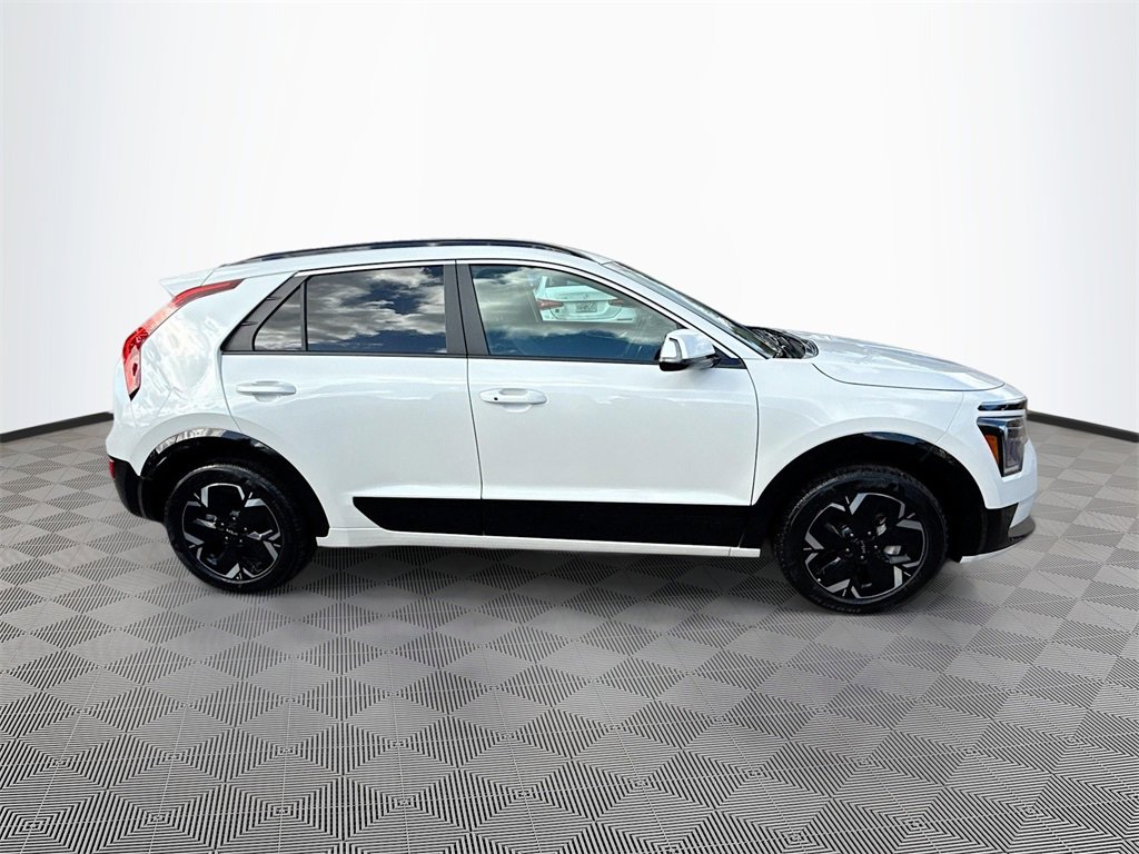 Used 2025 Kia Niro Wind w/ Wind Preserve Package image 5