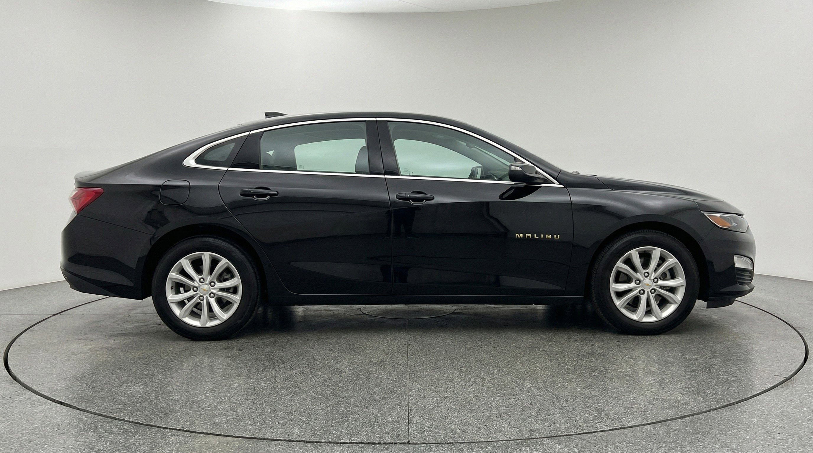 Used 2024 Chevrolet Malibu LT image 11