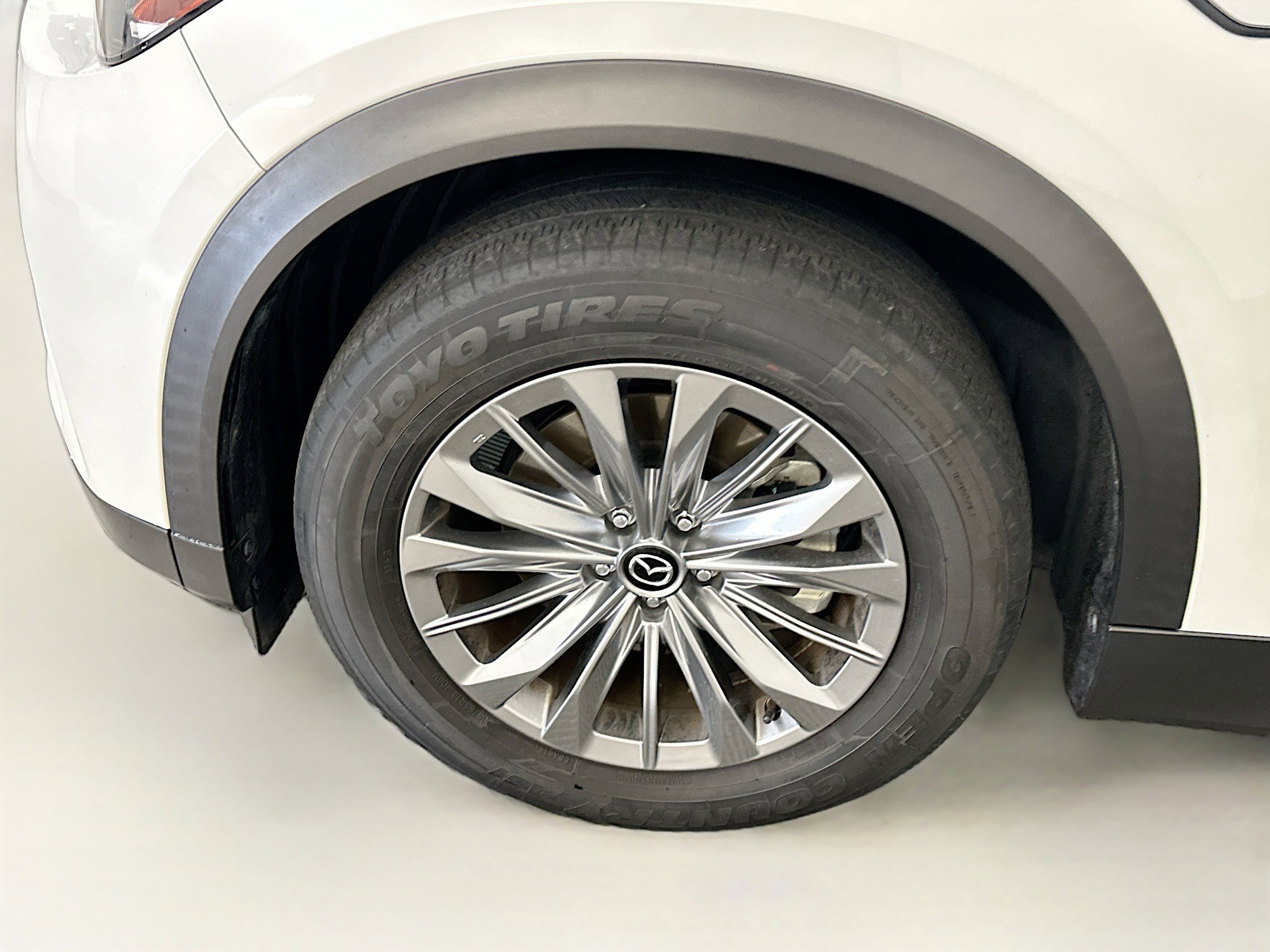 Used 2024 MAZDA CX-90 Plug-In Hybrid w/ Preferred AWD/4WD image 11