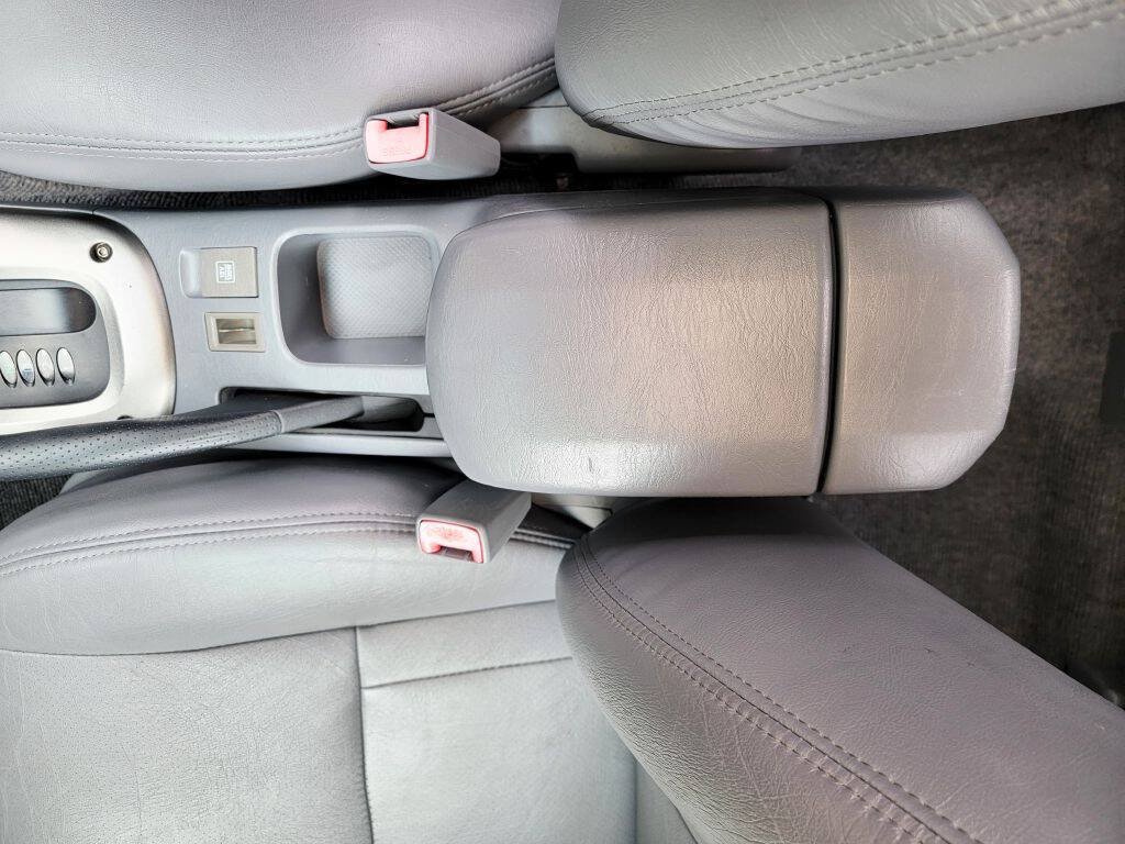 Used 2002 Toyota RAV4 4WD w/ "L" Pkg image 25