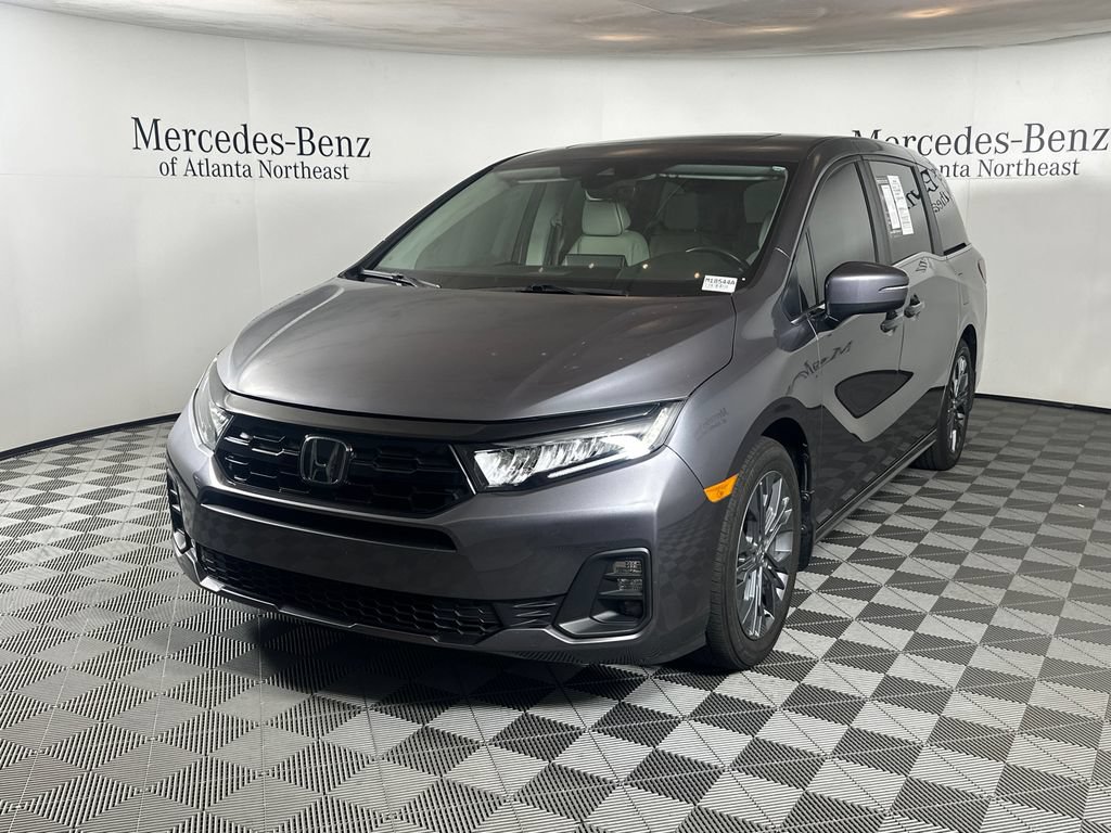 Used 2025 Honda Odyssey Touring image 3