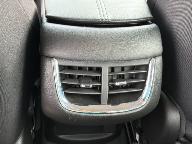 Used 2025 Chevrolet Malibu LT FWD image 18
