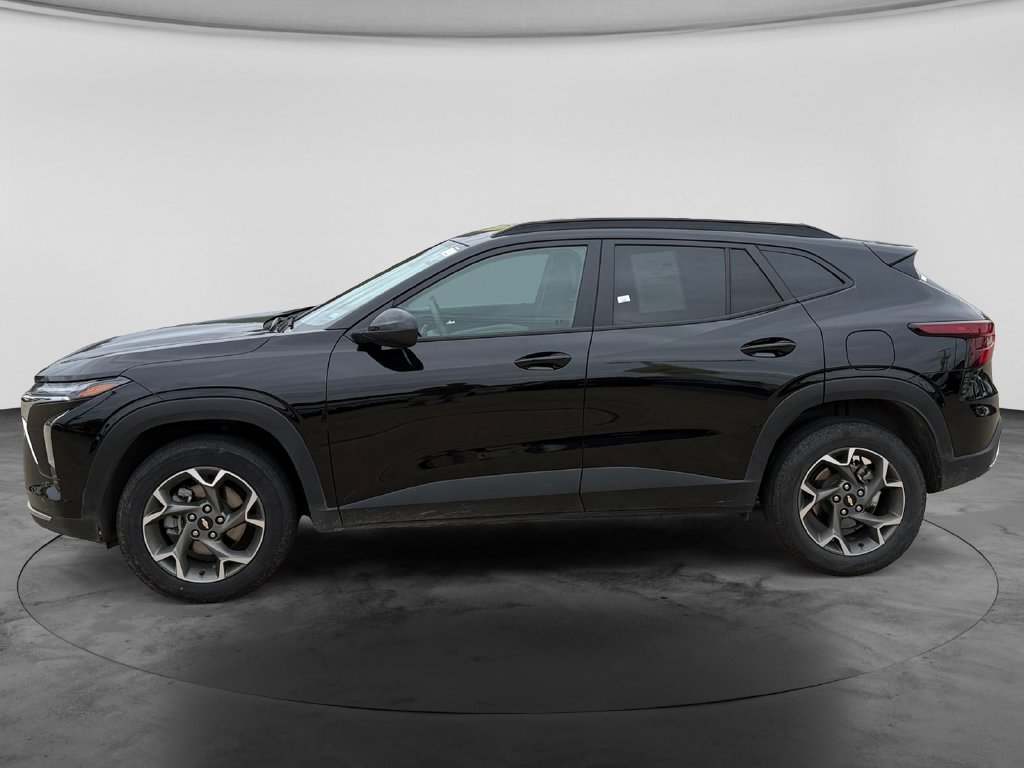 Used 2025 Chevrolet Trax LT FWD image 5