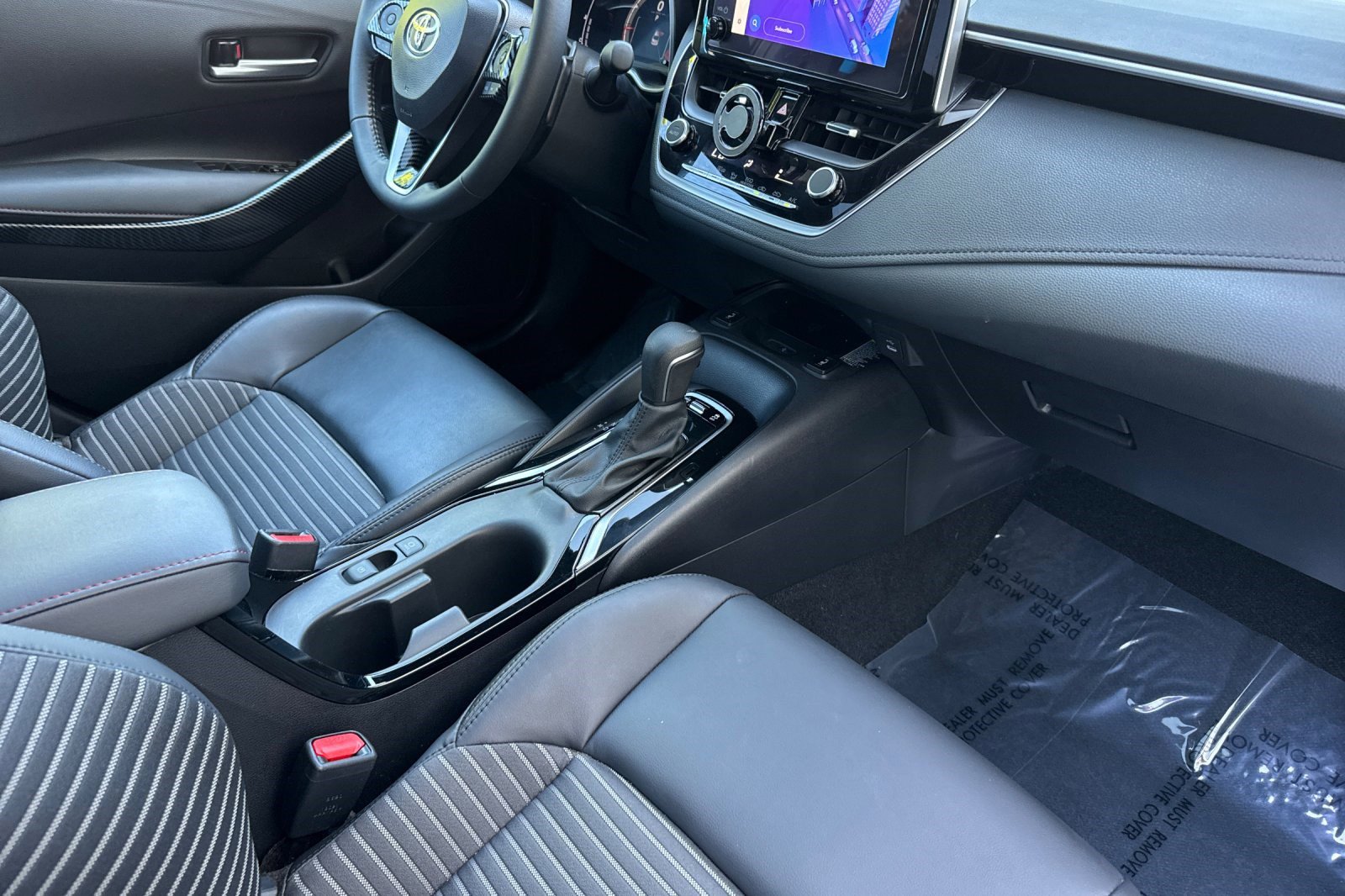 Used 2024 Toyota Corolla XSE FWD image 31