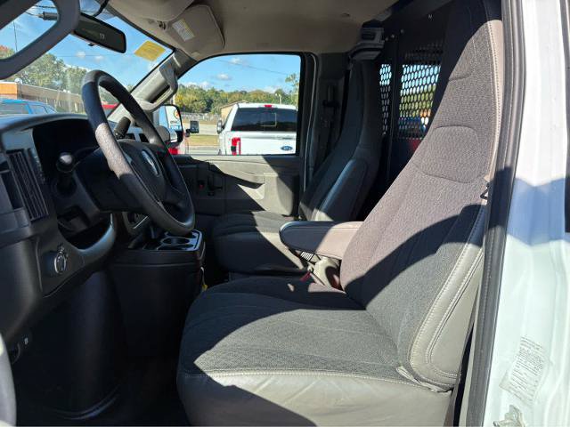 Used 2024 Chevrolet Express 2500 w/ Driver Convenience Package RWD image 16