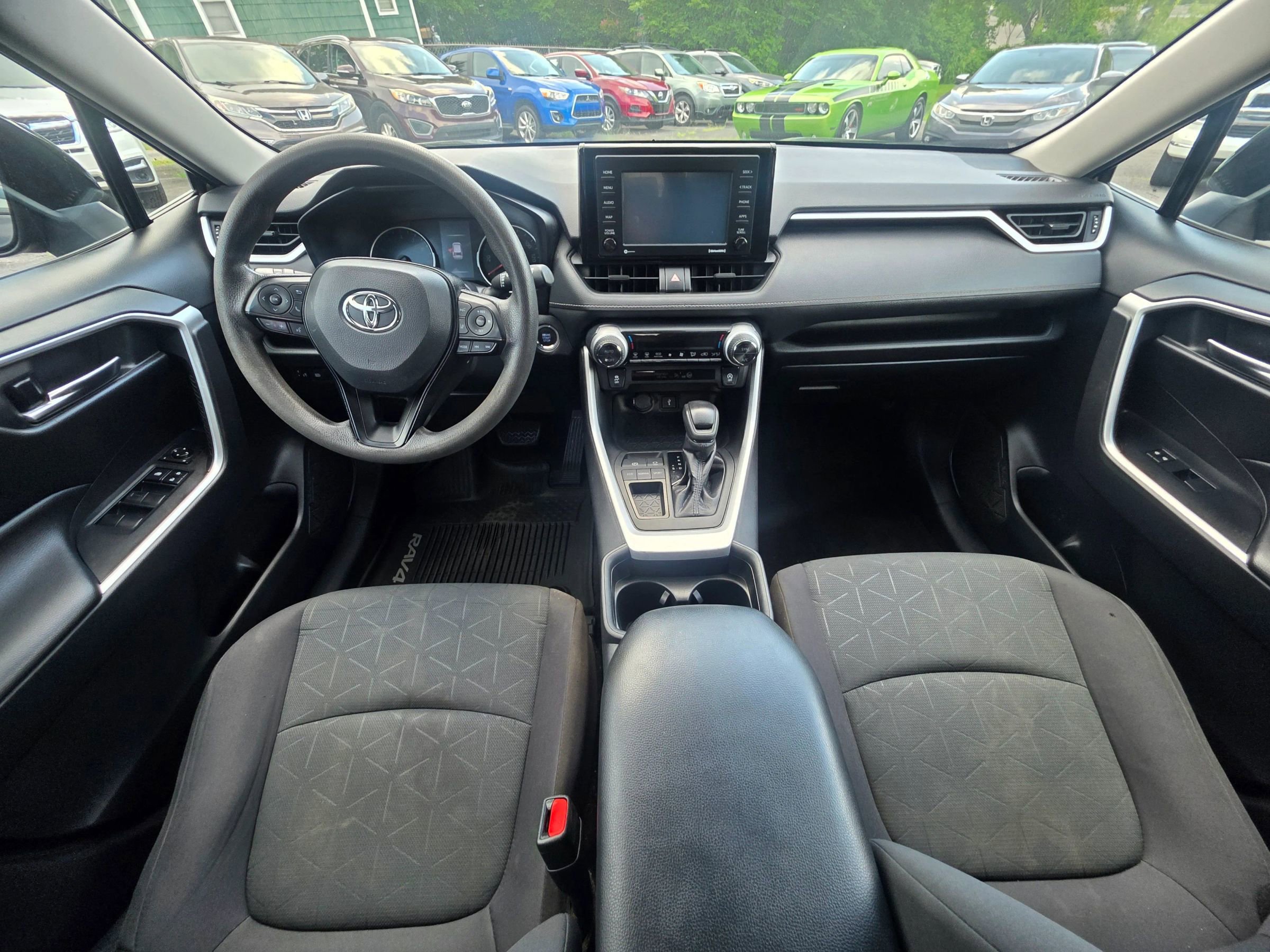 Used 2021 Toyota RAV4 XLE image 7