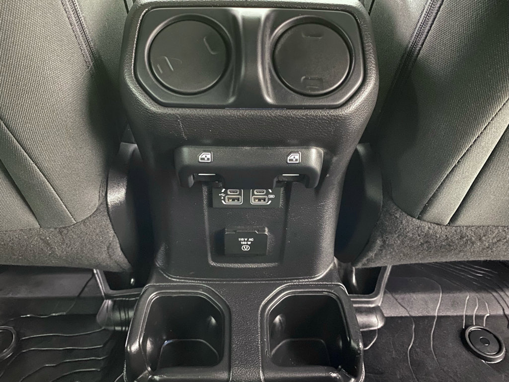 Used 2018 Jeep Wrangler Unlimited Sahara image 28