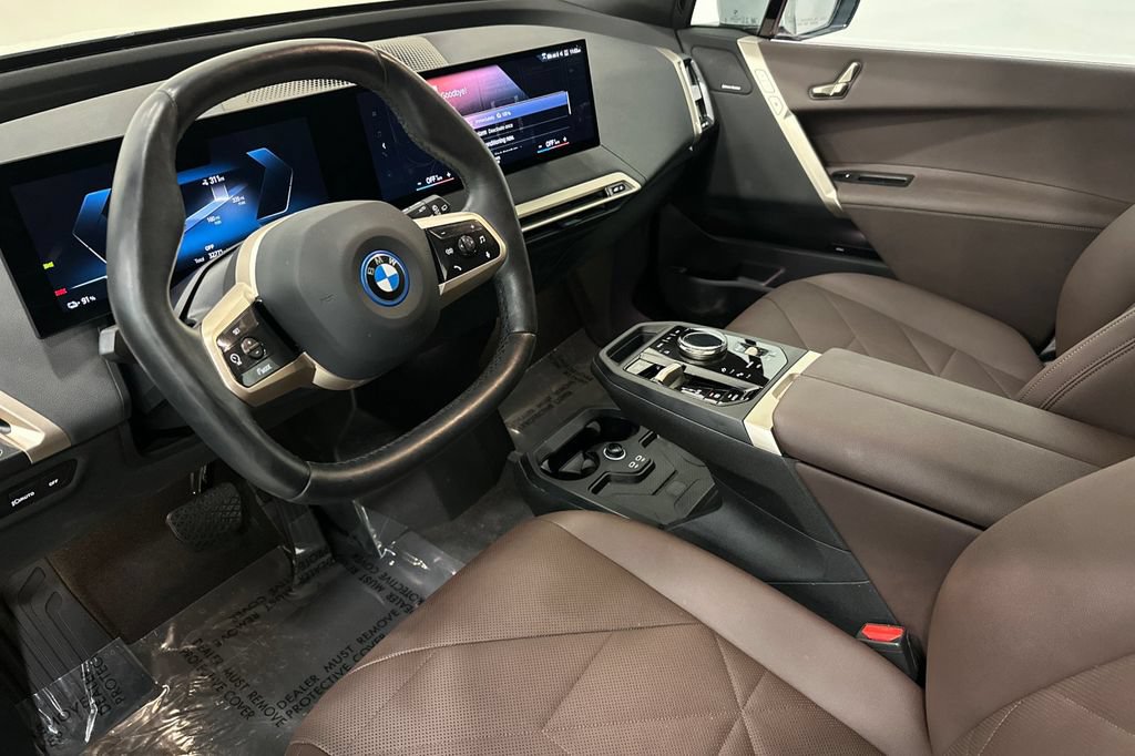 Used 2023 BMW iX xDrive50 w/ Convenience Package AWD/4WD image 10