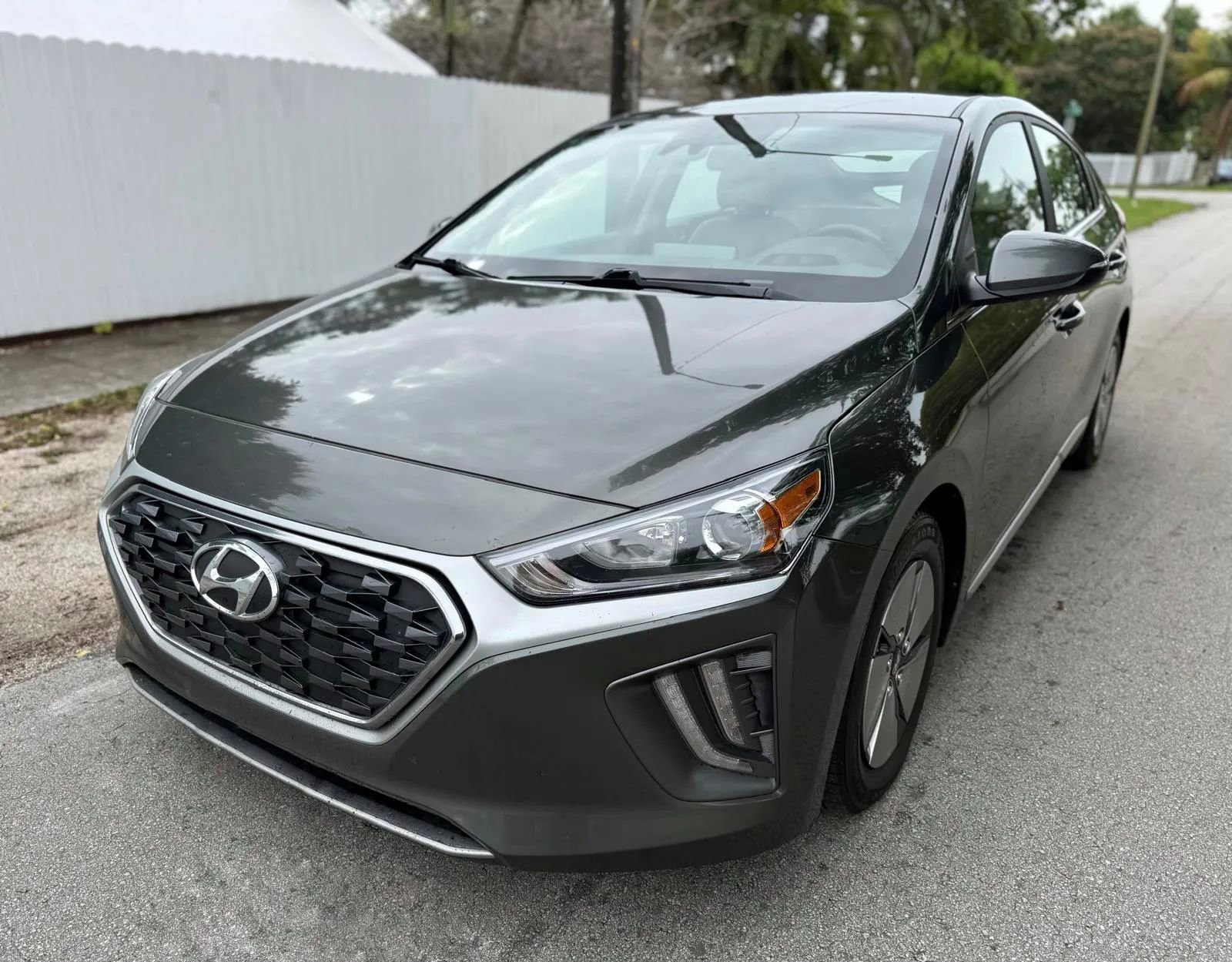Used 2021 Hyundai Ioniq SE image 4