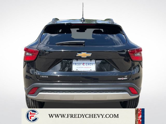 Used 2025 Chevrolet Trax LT FWD image 4