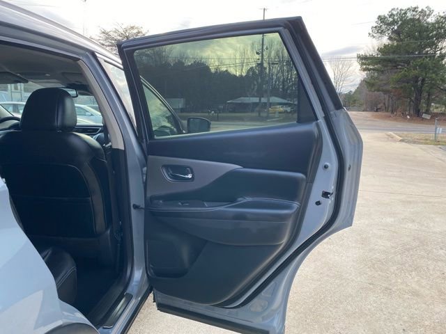Used 2022 Nissan Murano SV w/ SV Midnight Edition Package image 12