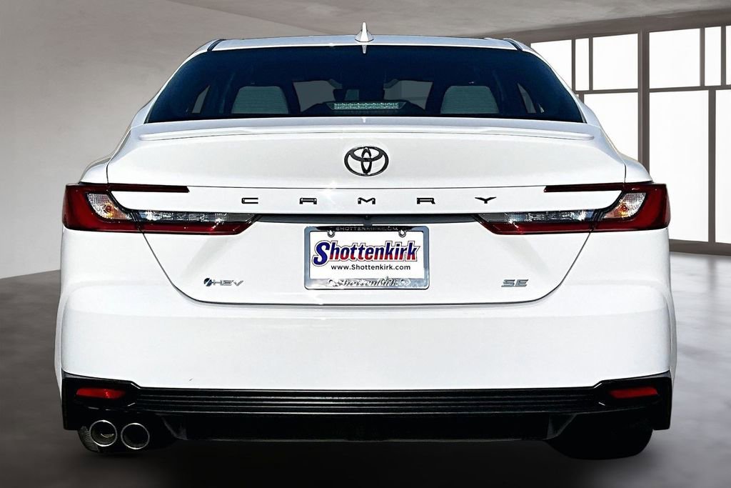 Used 2025 Toyota Camry SE w/ Convenience Package FWD image 5