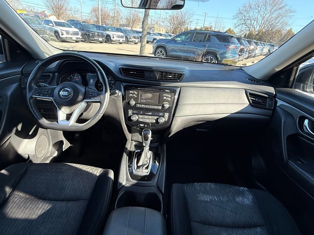 Used 2017 Nissan Rogue SV image 24