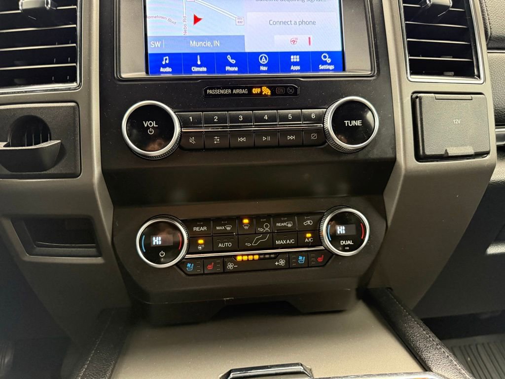 Used 2020 Ford Expedition XLT w/ Equipment Group 202A AWD/4WD image 34