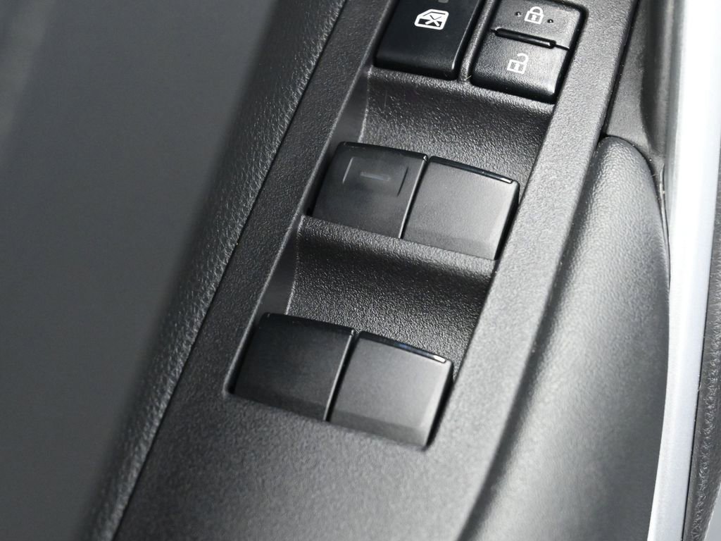 Used 2024 Toyota Corolla Cross XSE w/ Convenience Package image 15