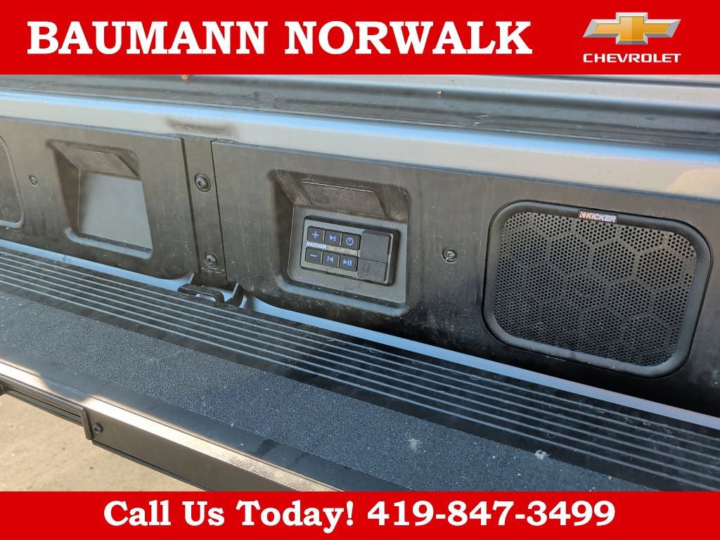 Used 2025 Chevrolet Silverado 2500 ZR2 w/ Technology Package AWD/4WD image 16