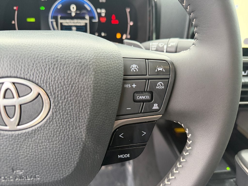 Used 2026 Toyota Camry SE FWD image 16